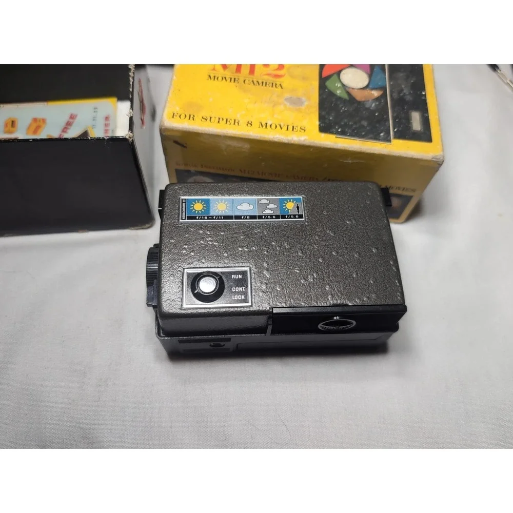 Huge Lot Vintage Camera Equipment Kodak Polaroid Cannon Flashes Cameras Lenses - Picture 10 of 15